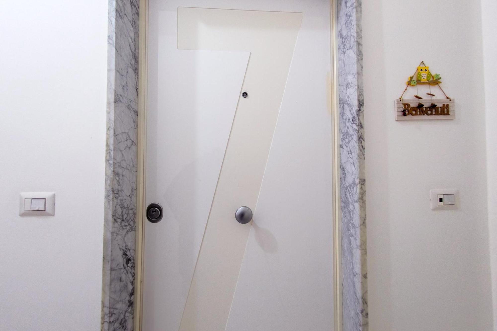 Angel White Loft Apartment *